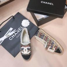 Chanel female canvas warm-keeping espadrille with fluffy woollen lining indispensable winter outfit 