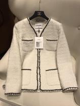 Chanel female high-end ready to wear couture double-breasted button cropped jacket vintage socialite coat  gorgeous street outfit
