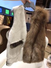 Louis vuitton/LV female luxury sleeveless open-front mink fox fur vest coat rich lady socialite must-have winter piece