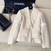 Chanel high-end ready to wear casual vintage lapel jacket autumn warm-keeping coat 2020 fall catwalk collection 