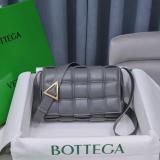 Bottega Veneta cassette cosmetic party pouch clutch woven flap square messenger padded original grade
