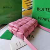 Bottega veneta padded cassette pillow bag woven shoulder flap messenger upscale party cosmetic clutch pouch