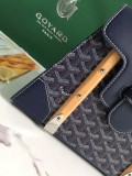 Goyard saigon PM structured wooden -handle handbag versatile cosmetic organizers trunk with studded feet 