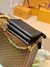 M57790 M20760 Louis Vuitton Coussin PM shoulder bag casual underarm baguette zipper cosmetic clutch with double strap 