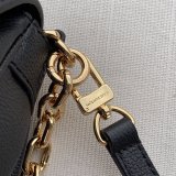 M45813 M45813 Louis vuitton monogram favorite handbag casual underarm baguette with snaplock closure 
