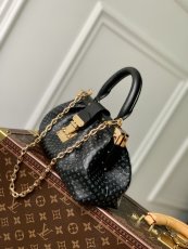 M22326 Louis vuitton LV clamshell handbag socialite party cosmetic pouch clutch premium quality 