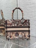 Dior women's medium embroidered booktote large shopper handbag tote holiday beach tote full inclusion 