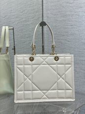 Dior Viber essential shopper tote capacious open shopping handbag casual beach tote in dual size