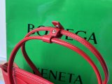 bottega Veneta Arco 33 braided shoulder slouch tote holiday travel beach tote imported leather authentic quality 
