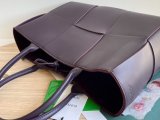 Bottega Veneta Medium intrecciato arco tote large shopper handbag holiday travel luggage bag Italy leather authentic quality 