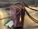 Bottega Veneta intrecciato cassette zipper camera bag sling crossbody shoulder baguette square bag Italy leather 