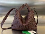 Bottega Veneta intrecciato bowling cassette handbag practical braided Gym tote Italy leather 