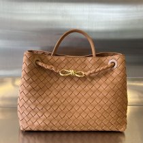 Bottega Veneta intrecciato medium Andiamo shoulder shopping tote holiday carryall travel handbag luggage Italy leather authentic quality 