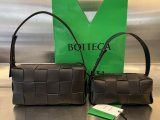 Bottega Veneta small Brick cassette underarm baguette vintage hobo tote Italy leather full packaging
