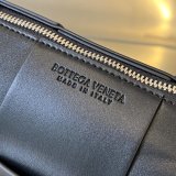 Bottega Veneta cassette small shoulder barrel bag casual braided chest bag italy leather