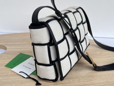 Bottega Veneta intrecciato cassette padded clutch sling crossbody shoulder flap messenger bag premium quality 