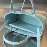 Bottega Veneta Medium Arco shopper handbag weekend getaway carryall travel luggage tote Italy leather 
