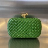 Bottega Veneta intrecciato knot cocktail party clutch cosmetic boxy pouch cellphone holder Italy leather authentic quality 