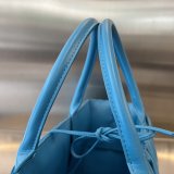Bottega Veneta intrecciato Small arco bucket tote utility basket handbag with exquisite zipper pouch 