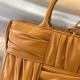 Bottega Veneta intrecciato Small arco bucket tote utility basket handbag with exquisite zipper pouch 
