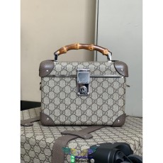 Gucci women's makeup organizer case cosmetic boxy handbag vintage shoulder crossbody messenger