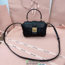 5BP083 Miumiu matelasse vintage cosmetic handbag mini crossbody shoulder flap messenger