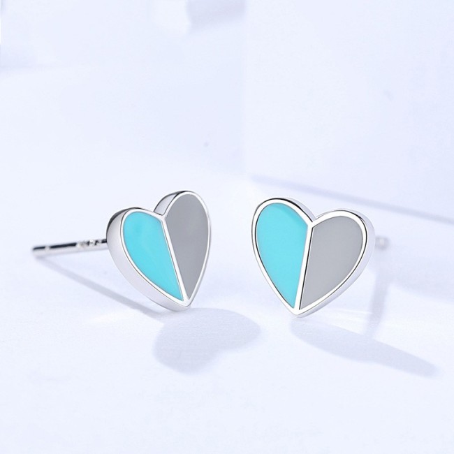 Silver heart earring