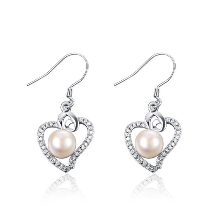 Silver heart earring