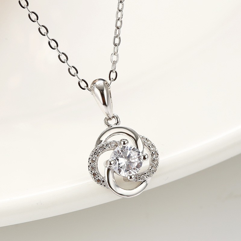 silver flower pendant 884