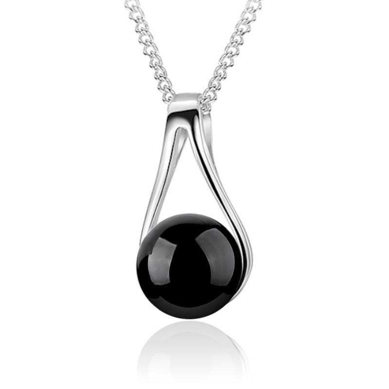necklace WHA09a