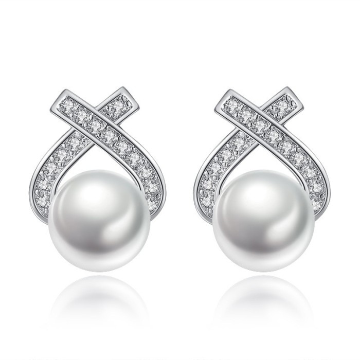 triangle pearl earring 01