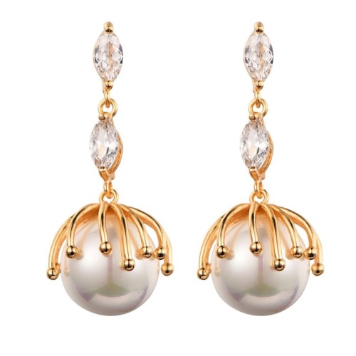 drop pearl earring