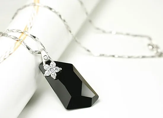 silver Austrias crystal pendant062207