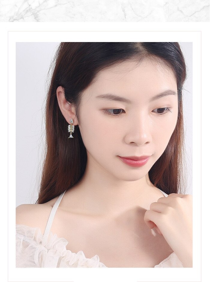Fishbone Ear Stud Women's Design Earrings Non-Mainstream Temperament Korean Cool Trendy Ear Rings Zirconium Diamond Ear Ed866