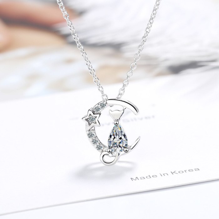 Necklace Women's Zirconium Diamond Cat Pendant Non-Mainstream Design Short Clavicle Chain XZR499