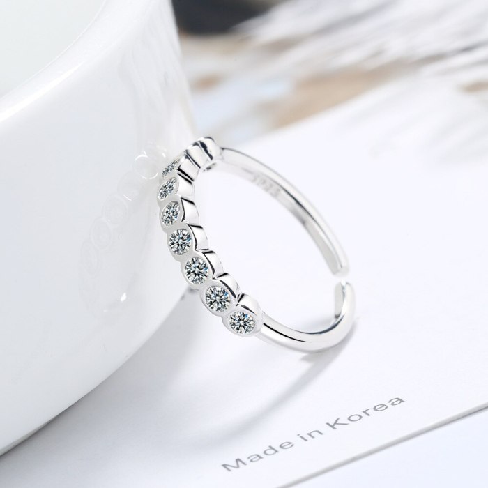Ring Women's Japanese And South Korean Style Fashion Single Row Diamond Ring Elegant Personality Small Diamond Opening XZR304