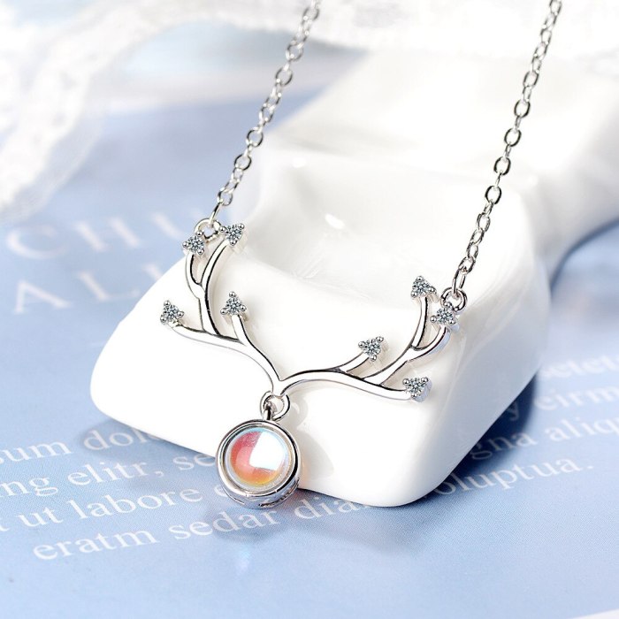 Diamond Set Elk Necklace Female Artificial Moonstone Net Red Trendy Ornament Short Hipster Deer Have You Clavicle Chain DZ398