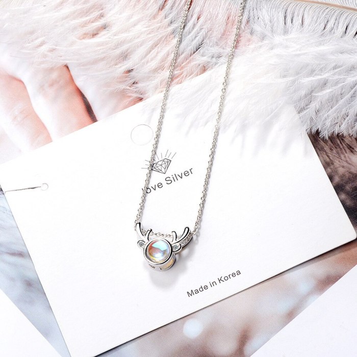 A Deer Has You Necklace Female Artificial Moonstone Elk Net Red Hipster Ornament Short Hipster Clavicle Chain DZ393