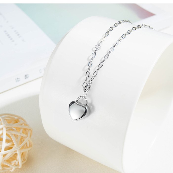Korean-Style Sweater Necklace Fashion Ins Women Titanium Steel Lovely Pendant Necklace Long Necklace Gb1613
