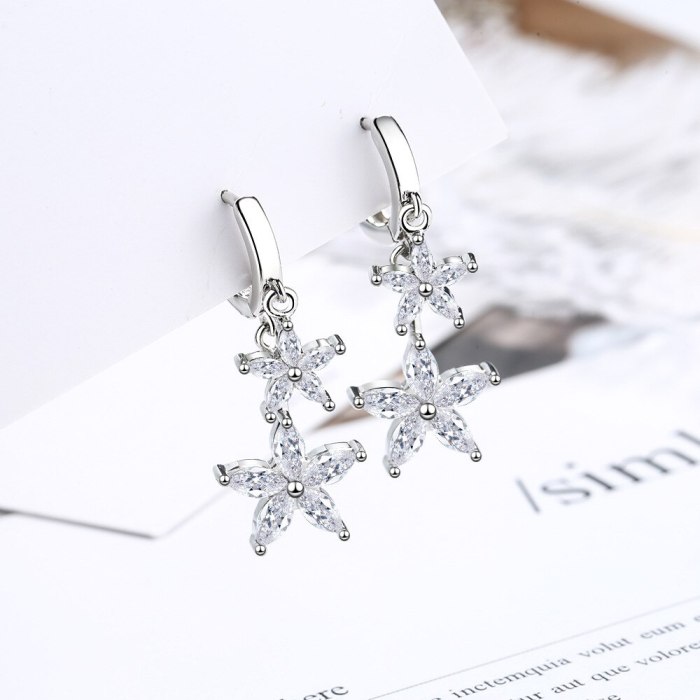Earrings Women's Korean-Style Sweet Diamond Set Flower Ear Clip Short Ear Pendant zx556