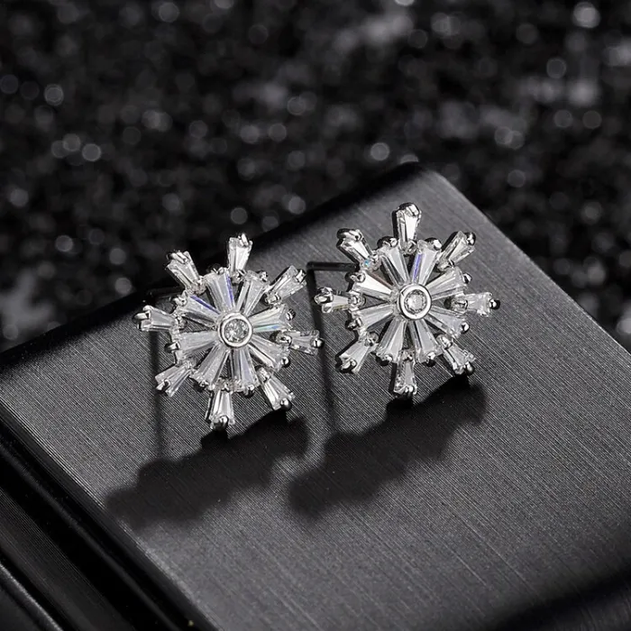 Rudder Ear Stud AAA Crystal Zircon Copper Inlaid Fashion Plated 14K Geometric Ear Stud Manufacturer Qx905350