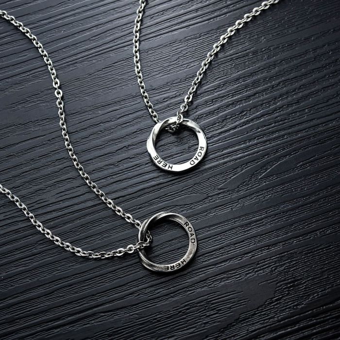 Fashion Accessories Wholesale Mobius Strip Necklace Ring Cool Titanium Steel Circle Men's Pendant Jewelry Gift Gb1575