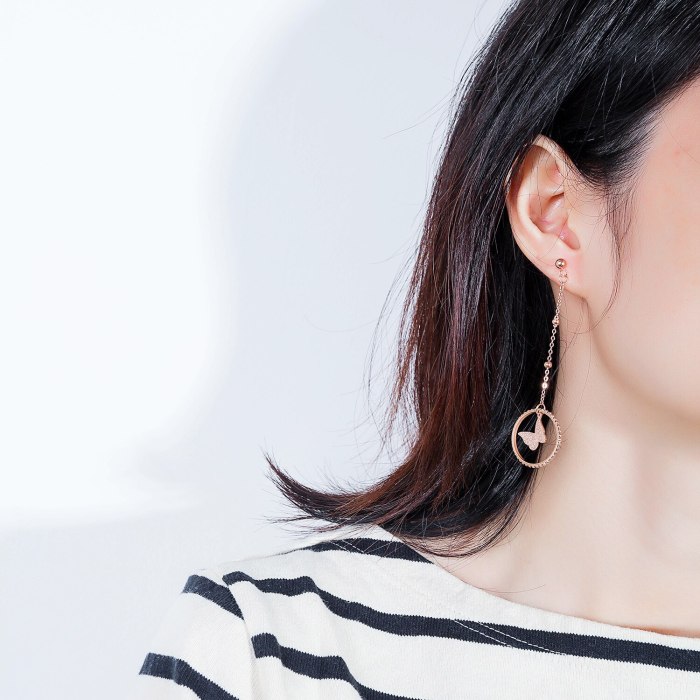 Korean Style New Cool Double Circle Earring Tassled Chain Beads Titanium Steel Earrings Rose Gold Stud Earring Female Gb563