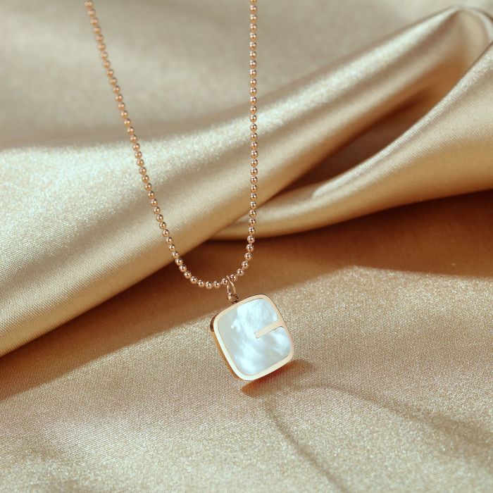 Stainless Steel Necklace Fritillaria Geometric Square Titanium Steel Necklace Female Clavicle Chain Jewelry Wholesale Gb1679