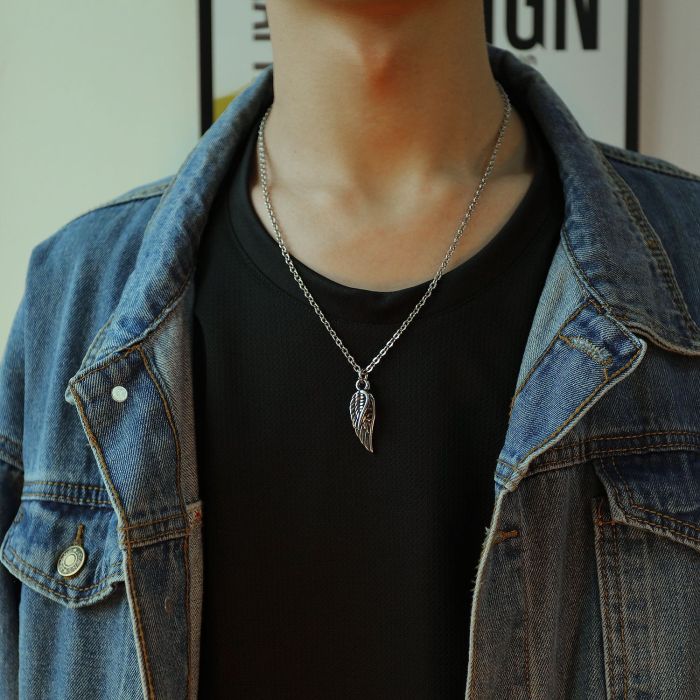 Stainless Steel Necklace Cool Men's Feather Necklace Hip-hop Fashion Titanium Steel Angel's Wings Pendant Gb1691