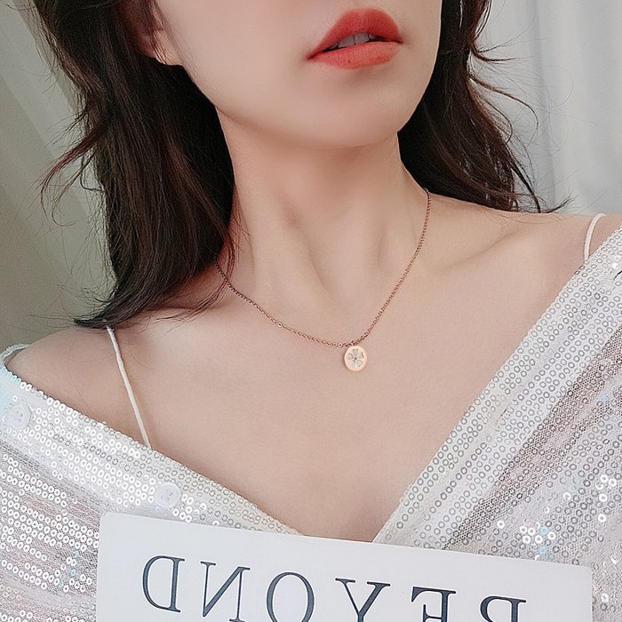 2020 Popular Fashion All-match Stainless Steel Necklace Female Simple White Mother Shell Shengfang Petal Pendant Gb1661
