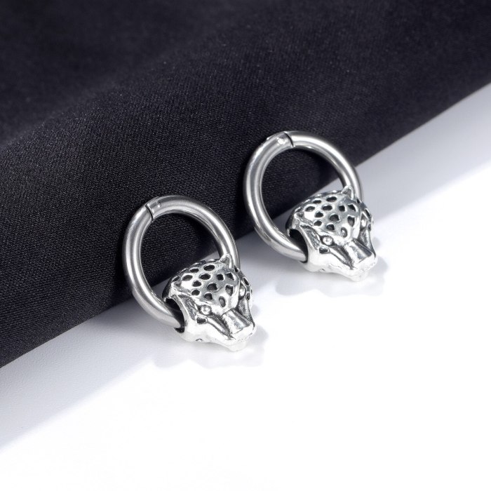 2020 New Korean Style Ear Stud Fashion Earrings Stylish Cool Ornament Titanium Steel Men's Simple Ear Stud Hoop Earrings Gb597