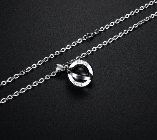 Stainless Steel Necklace Diamond-Set Rotatable Ball Pendant Titanium Steel Couple Necklace Gb1617