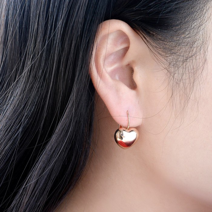 New Style Stud Earring Fashion All-match Ornament Wholesale Fashion Simple Temperament Smooth Heart Alloy Earrings 82840