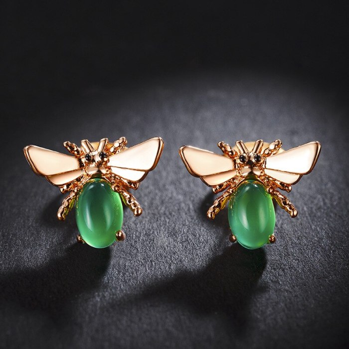 New Korean Style Emerald Bee Ear Stud 925 Silver Pin Earrings Fashion Alloy Crystal Ear Stud 87917